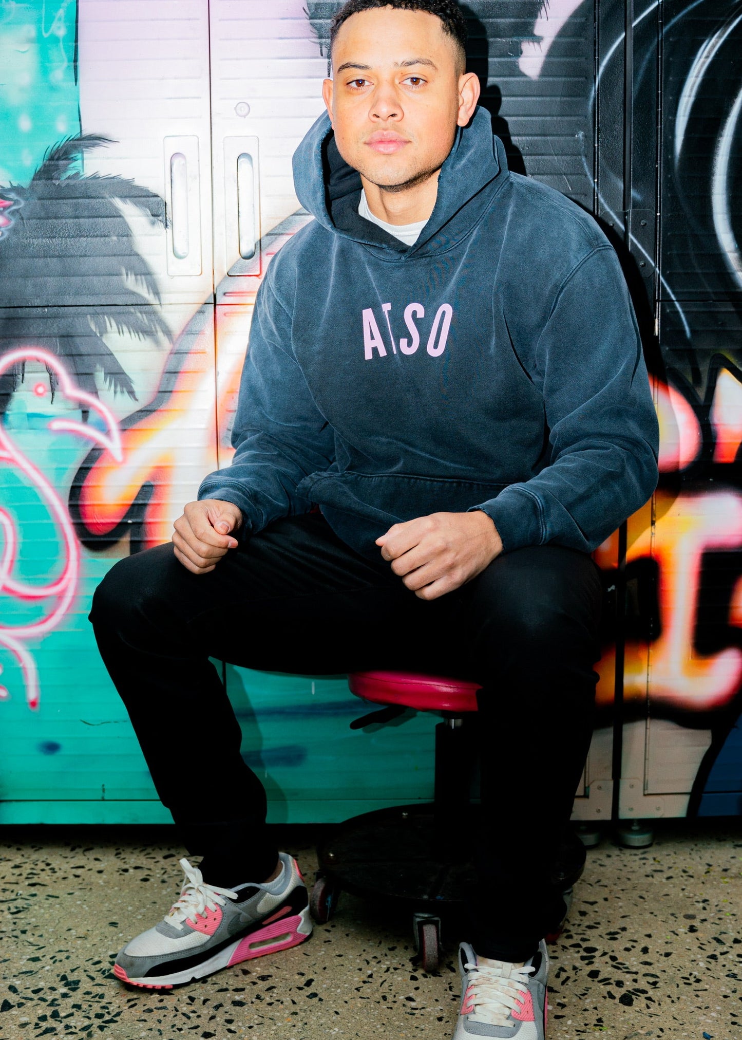 DISTRESSED VINTAGE WASH HOODIE (IRON ORE)